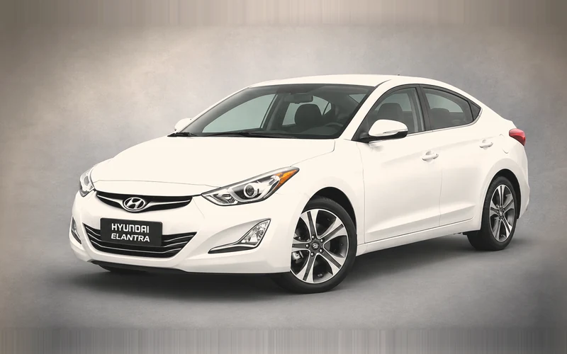 Hyundai Elantra, önden çeyrek açı
